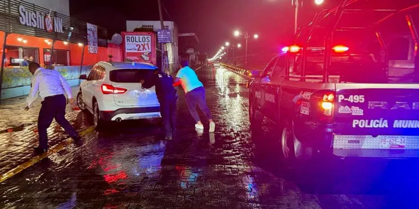 Inundaciones en la capital y deslaves en la Sierra Norte