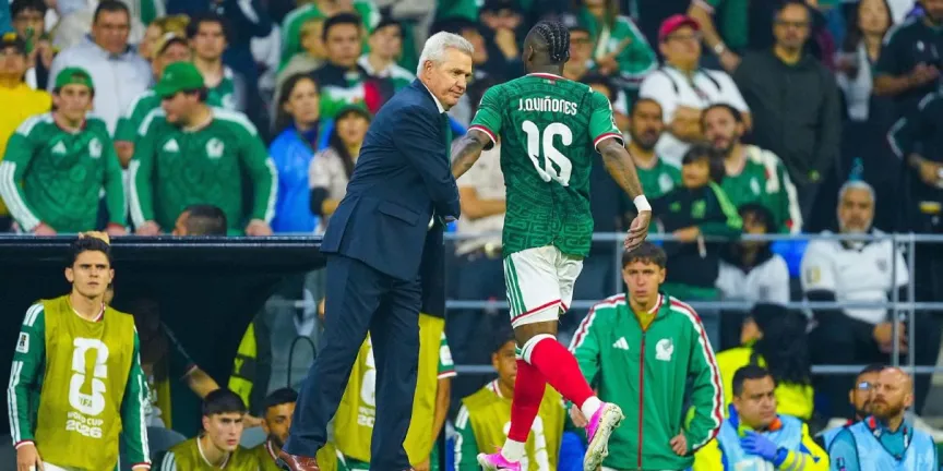 VIDEO. Julián Quiñones cuestiona a Javier Aguirre tras su sustitución en el Mundial 2026