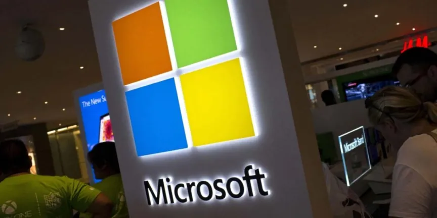 Tras invertir miles de millones en IA, Microsoft recorta 4,800 empleos y reorganiza Xbox