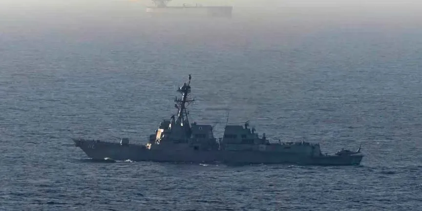 Trump retira el cobro a barcos que crucen el Estrecho de Ormuz