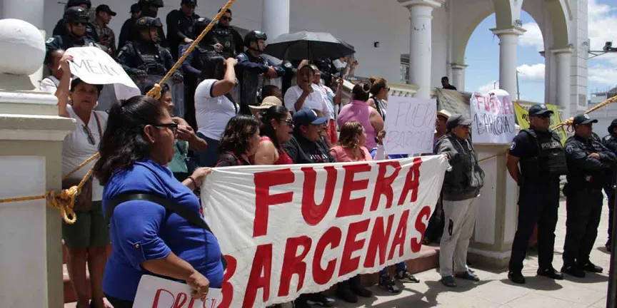 Acatlán de Osorio enfrenta crisis política; analizan remover a alcaldesa y Cabildo