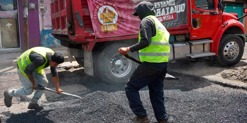 Avanza Pepe Chedraui con acciones de bacheo en calles de Los Pinos Mayorazgo