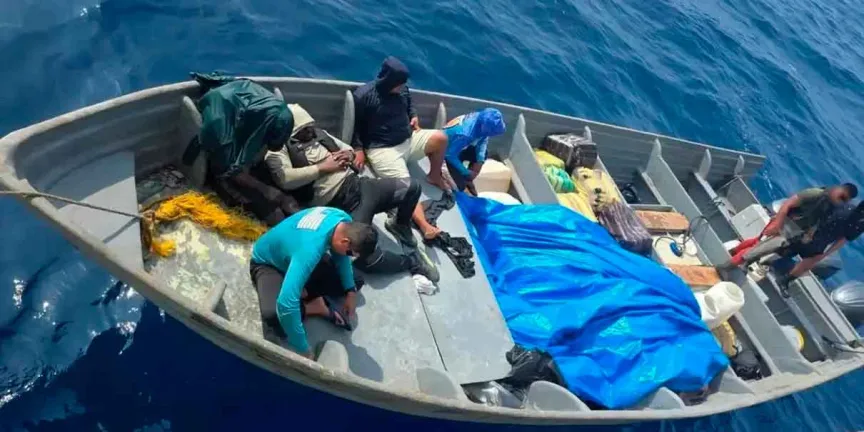 Marina asegura 4 toneladas de cocaína y detiene a 13 personas en costas de Chiapas y Oaxaca