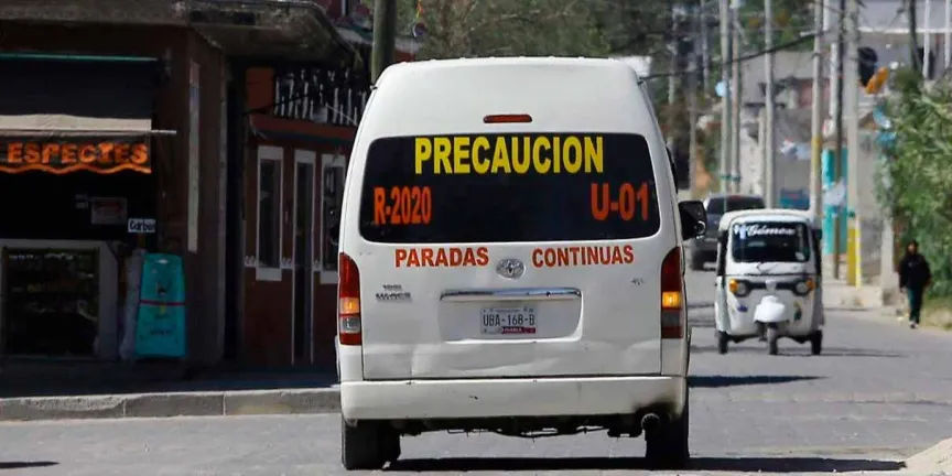 Edil auxiliar de Tepeaca impone su ley y opera transporte pirata