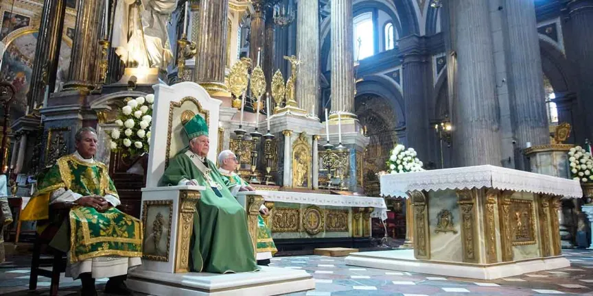 Catedral de Puebla recuerda a migrante fallecido en Estados Unidos bajo custodia del ICE