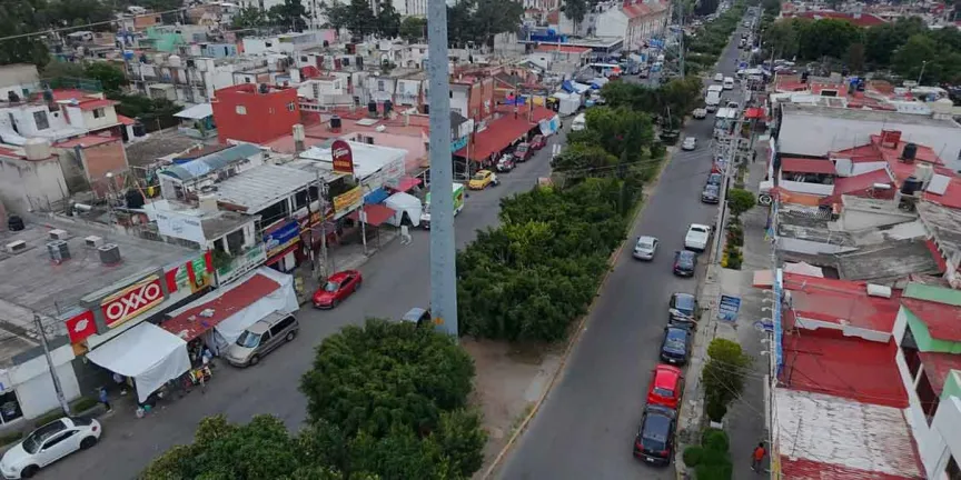 Rehabilitan laterales del bulevar Xonacatepec; #CallesAl100 mejora la movilidad en Puebla