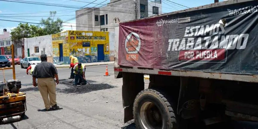 Pepe Chedraui continúa con acciones de bacheo en Barrio de San Miguel