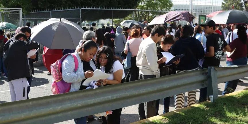 Miles de jóvenes se inscriben para las prepas BUAP hoy y mañana martes
