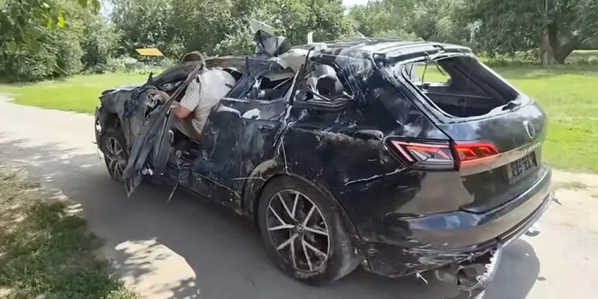 Volkswagen Touareg arranca pese a quedar destruido por un ataque aéreo